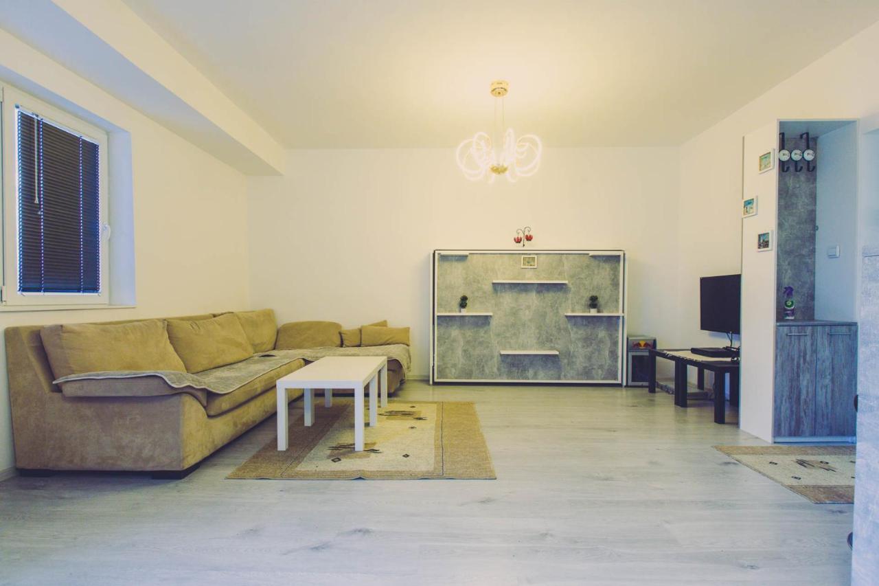 Hristovi Apartments Skopje Luaran gambar